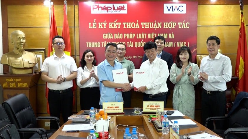Báo Pháp luật Việt Nam và Trung tâm Trọng tài Quốc tế Việt Nam (VIAC) ký kết thỏa thuận hợp tác chiến lược.