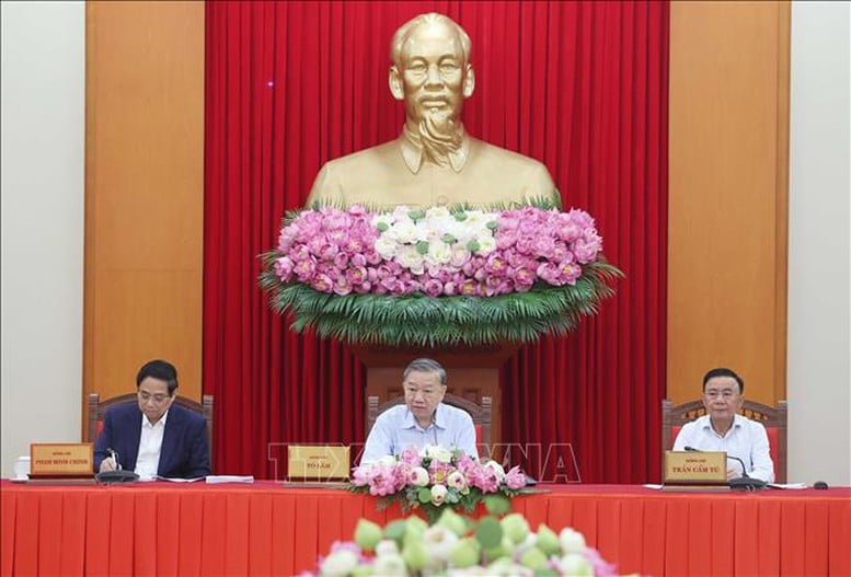 Tổng Bí thư: Tiếp tục chủ động rà soát, hoàn thiện dự thảo các văn kiện Đại hội XIV của Đảng- Ảnh 2.