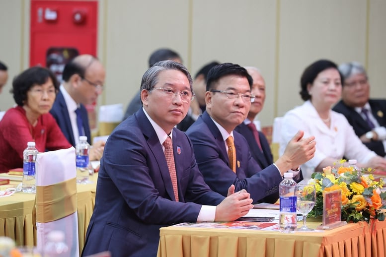 Thủ tướng: Đưa thể chế, pháp luật trở thành 