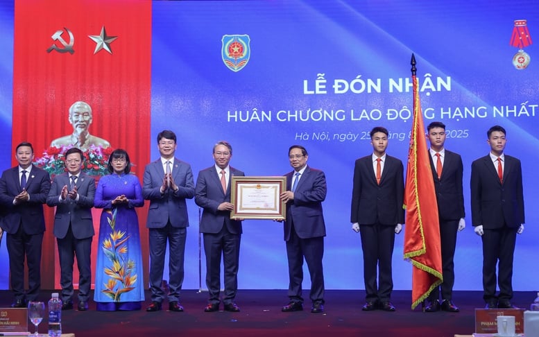 Thủ tướng: Đưa thể chế, pháp luật trở thành 