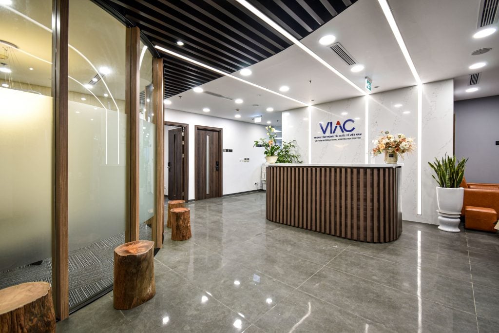 Thẩm quyền tài phán khi đàm phán không thành trong trường hợp hoàn cảnh thay đổi cơ bản theo Điều 420 Bộ luật Dân sự năm 2015