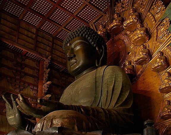 Tượng Đại Phật bằng đồng cao 30m (kể cả bệ)