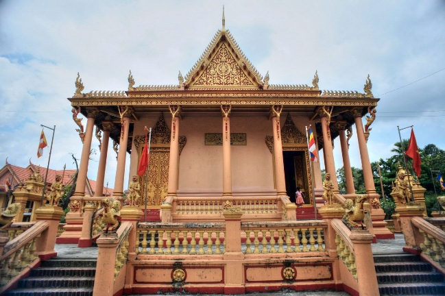 Nhìn chung, với đường nét kiến trúc cân xứng, hài hòa, gắn liền với những tác phẩm nghệ thuật độc đáo, đa dạng, chính điện chùa Kh’Leang thực sự là công trình có giá trị đặc biệt về mặt nghệ thuật.