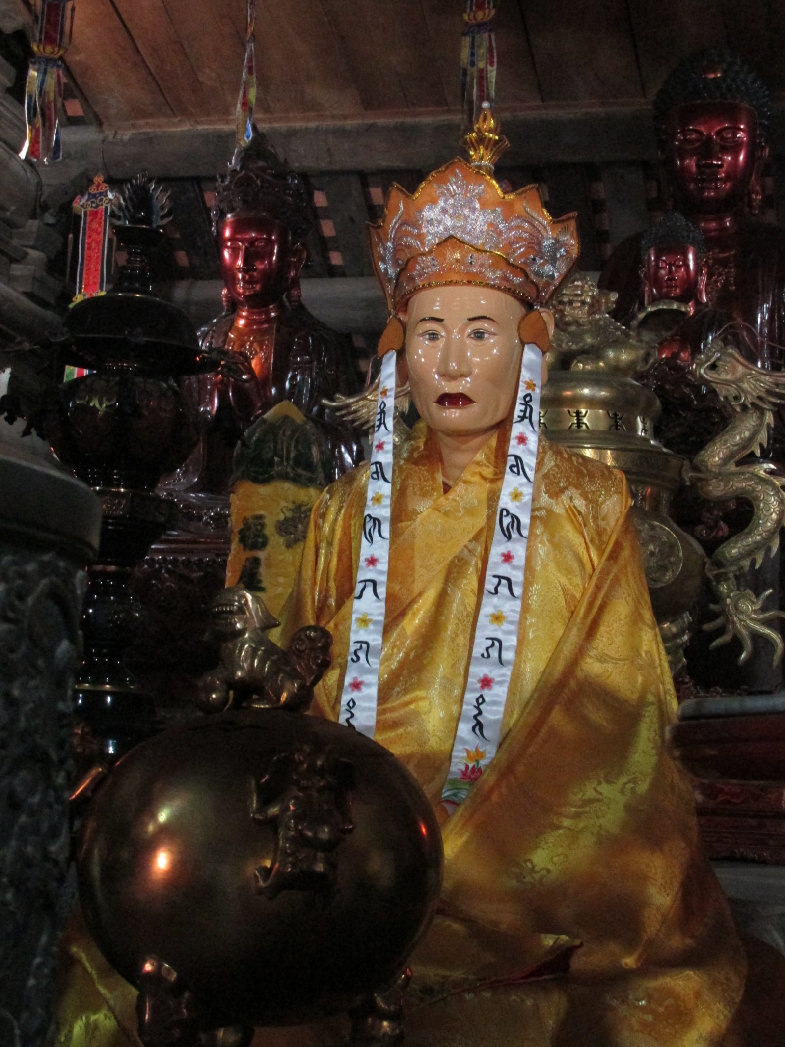 Bàn thờ Thiền sư Từ Đạo Hạnh ở kiếp Phật tại chùa Thượng. Ảnh: Internet