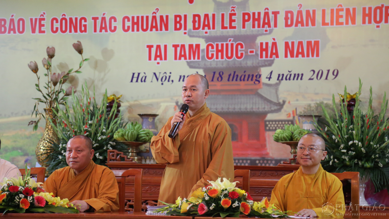 Thượng tọa Thích Đức Thiện - Phó Chủ tịch kiêm Tổng thư ký Giáo hội PGVN, Tổng thư lý Vesak LHQ 2019 công bố những thông tin chi tiết của Đại lễ Vesak Liên Hợp Quốc 2019 tại buổi họp báo ngày 18/4 tại chùa Quán Sứ