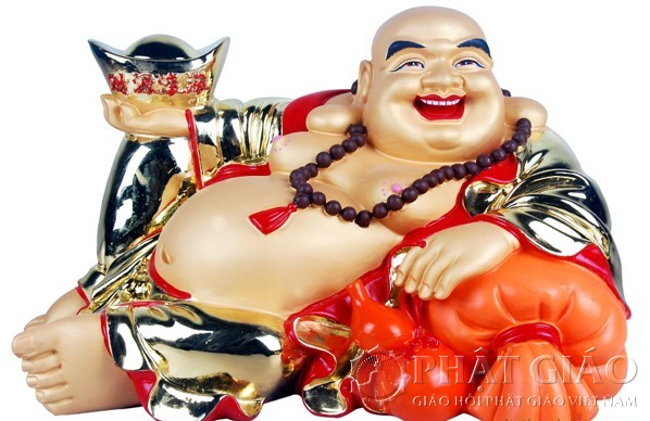 Ngày nay hình tượng Đức Phật Di Lặc thân thiện với người Việt Nam, sau đó người ta nhân hóa qua hình ảnh Thần tay cầm thỏi vàng. Thường bị nhầm lẫn giữa ông Thần Tài và Phật Di Lặc