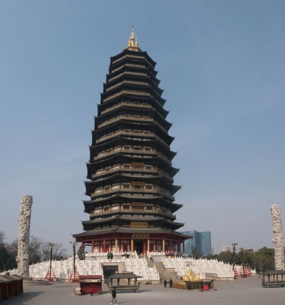 Chùa Tianning là ngôi chùa cao nhất thế giới.