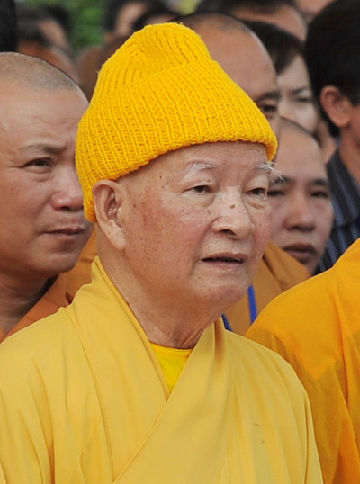 Hòa thượng Thích Thanh Tứ, thế danh Trần Văn Long, sinh năm 1927 tại thôn Miêu Nha, xã Song Mai, huyện Kim Động, tỉnh Hưng Yên.
