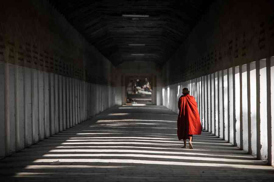 Ta thấy rõ ràng đạo Phật là một con đường và là một con đường duy nhất đưa đến chỗ diệt khổ.
