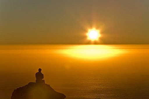 Không giành nhau về vật chất, không giành nhau về lý tưởng, thì cuộc đời bình đẳng. Mọi người có mặt đều biết chúng ta có tạm đây nên thương nhau không hết, đâu có gì phải giành giựt hơn thua. Hiểu như vậy, biết như vậy thì cả thế gian này là Cực Lạc rồi.