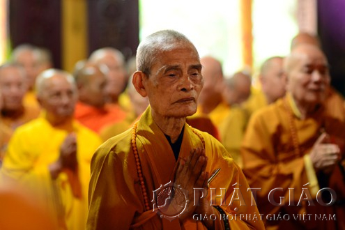 Cả đời gắn bó với vùng ruộng đồng quê kiểng, lúc tự trào, HT. Thích Phổ Tuệ nhận mình là một Lão Nông Tăng, tức là nhà sư nông dân.