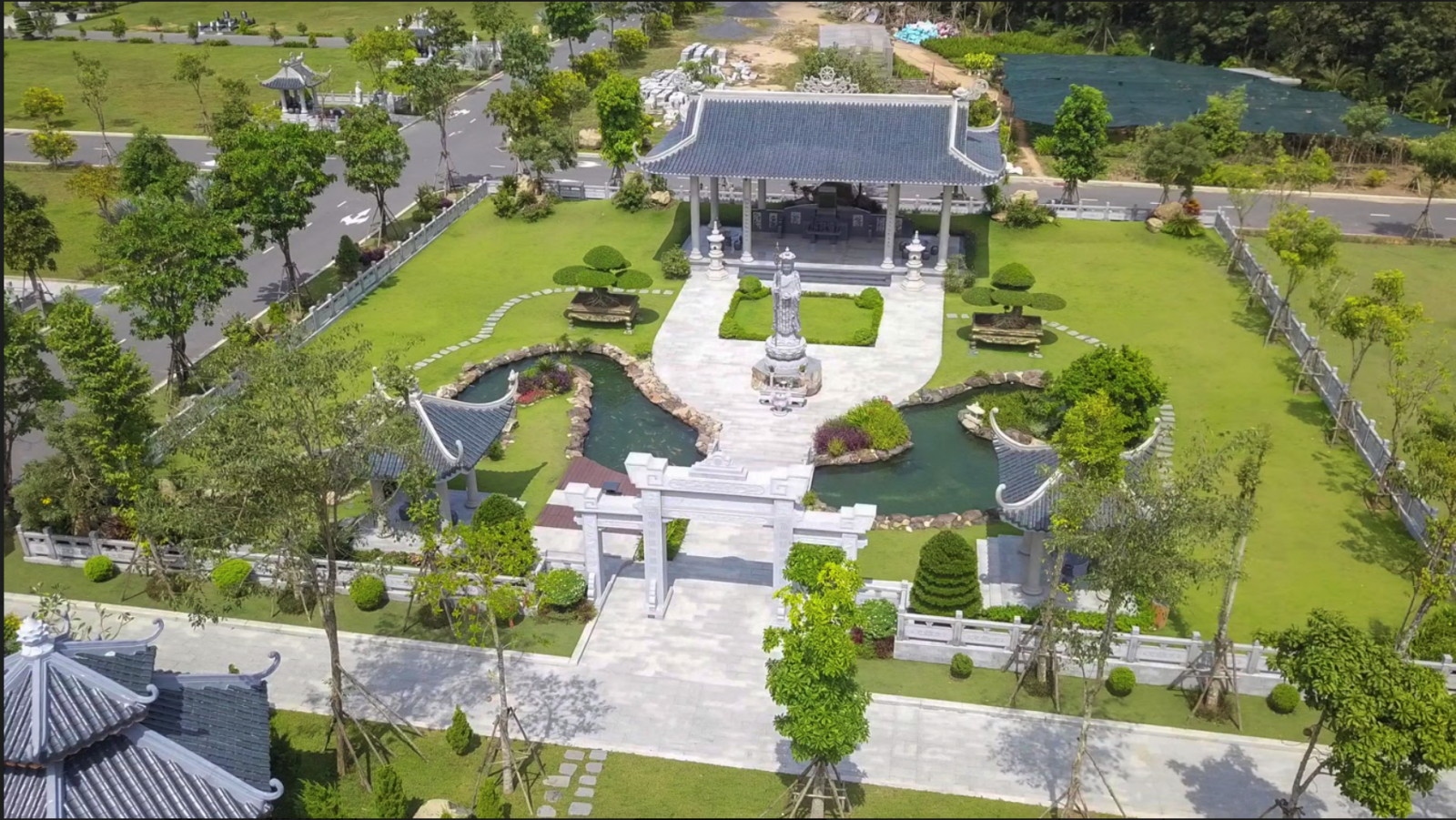 Mộ gia tộc tại Công Viên Vĩnh Hằng Long Thành, nơi kết nối các thành viên trong họ tộc, giúp con cháu hiểu hơn về cội nguồn của mình.