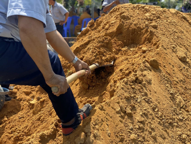 Đất ngũ sắc thực tế, có màu vàng đồng tự nhiên tại Công Viên Vĩnh Hằng Long Thành.