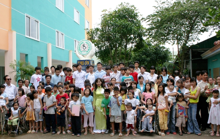 Que Huong Humanitarian Center is currently nurturing nearly 400 children of all ages.