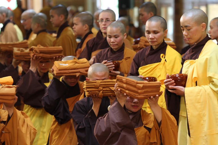 Mục đích tối hậu của Phật giáo là giải thoát, là thực chứng Niết bàn. Chính vì điểm này, một số người không hiểu đã vội vàng cho rằng với giáo lý chỉ liên hệ đến giải thoát không thể vận dụng hữu hiệu vào việc xây dựng và tổ chức một xã hội mới, đặc biệt là sẽ tiêu cực với vấn đề bình quyền nam nữ.