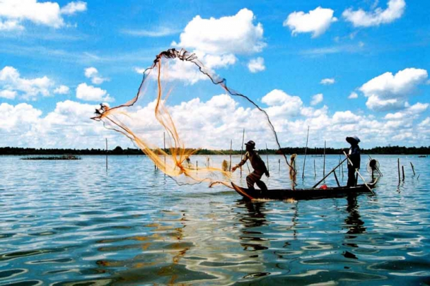 Đối với chúng sinh, mạng sống quý hơn tất cả, nên ta không trực tiếp giết hại, xúi bảo, vui vẻ, khen ngợi, hoặc mong người ta đang oán ghét bị tiêu diệt và sinh tâm vui mừng khi thấy người đó bị tiêu diệt.