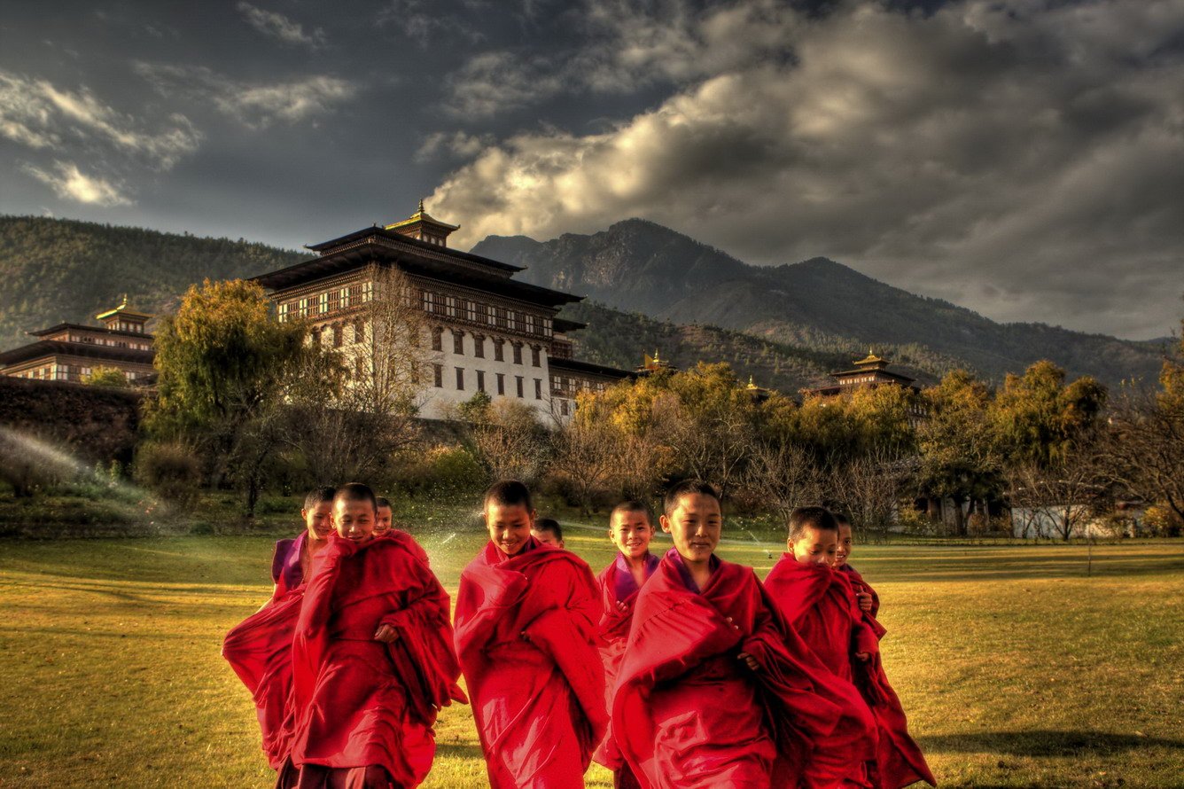 Bhutan là một nơi rất đặc biệt nhưng sự đặc biệt đó có sắc thái và thẳng thắng, ít chói sáng. Không như nhiều người trong chúng ta ở phương Tây, người Bhutan không hề cô lập cái chết.