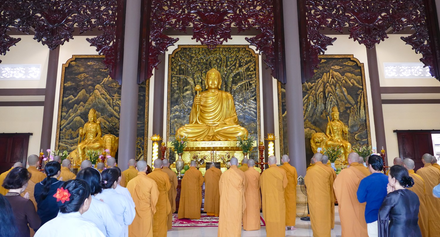 Hệ thống công viên vĩnh hằng do công ty Nhật Tiến đầu tư luôn chú trọng đến các hoạt động tâm linh, chăm sóc mộ phần đặc biệt trong các ngày lễ lớn truyền thống.