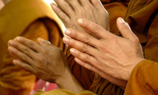 Hiện tại phương pháp Trì danh niệm Phật thâm nhập nhân gian, phổ cập khắp quần chúng và không ai là không biết niệm sáu tiếng “Nam mô A-di-đà Phật”.