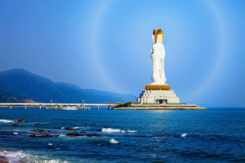 Nhìn chung, tín ngưỡng Quan Âm tại Việt Nam cũng như các nước Đông Nam Á, cho đến các nơi trên thế giới đều biết đến. Bởi vì Ngài tiêu biểu cho tinh thần Đại Từ Đại Bi, cứu khổ cứu nạn. Tinh thần ấy đã trở thành văn hóa của nhân loại và đi sâu vào văn chương, thi phú.