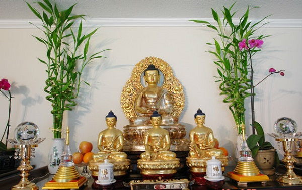 Cách lập bàn thờ Phật và gia tiên tại gia