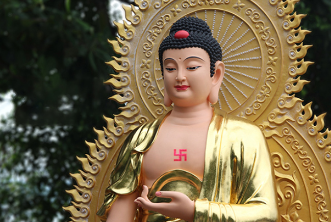 Đức Phật A Di Đà là vị Phật cứu độ vô lượng chúng sinh khổ đau. Với sự hiện diện của Ngài, chúng ta được hướng dẫn trên con đường đúng đắn, tìm thấy niềm tin và sự yên bình. Hãy cùng xem những hình ảnh về Đức Phật A Di Đà cùng các Phật tử biết trân trọng tình Thầy.