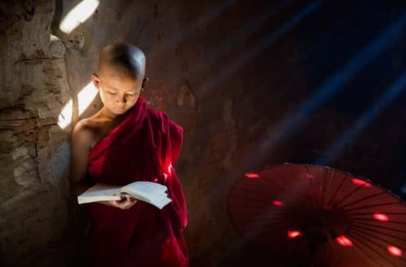 Nghe Phật giảng kinh bằng tâm thanh tịnh của mình, bấy giờ mình đọc văn kinh Pháp hoa, cảm nhận thấy Phật, nghe Phật thuyết pháp và nghe được pháp chân thật.