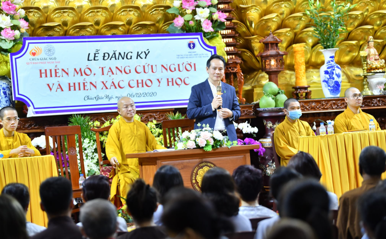 Ông Nguyễn Hoàng Phúc - Phó giám đốc Trung tâm điều phối và ghép tạng quốc gia, đánh giá cao chùa Giác Ngộ trong công tác vận động hiến mô, tạng và hiến xác.