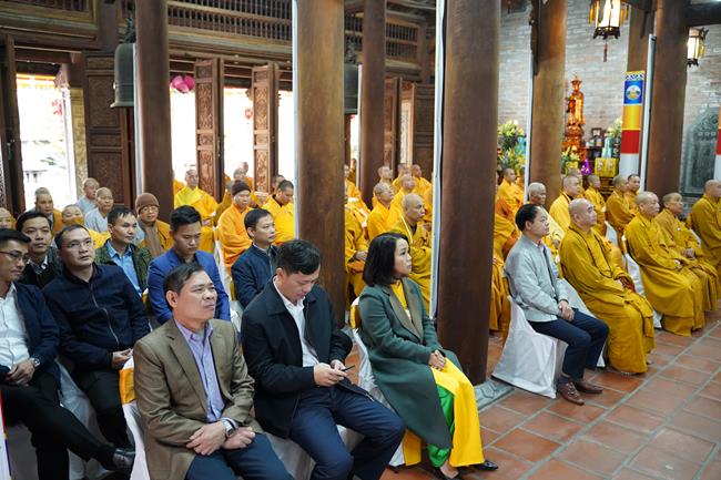 Khách mời tham dự buổi lễ.