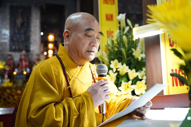 Hoà thượng Thích Thanh Phúc – Uỷ viên thường trực HĐTS, Phó trưởng BTS GHPGVN Tp. Hà Nội ôn lại Tiểu sử Đức Vua – Phật Hoàng Trần Nhân Tông.