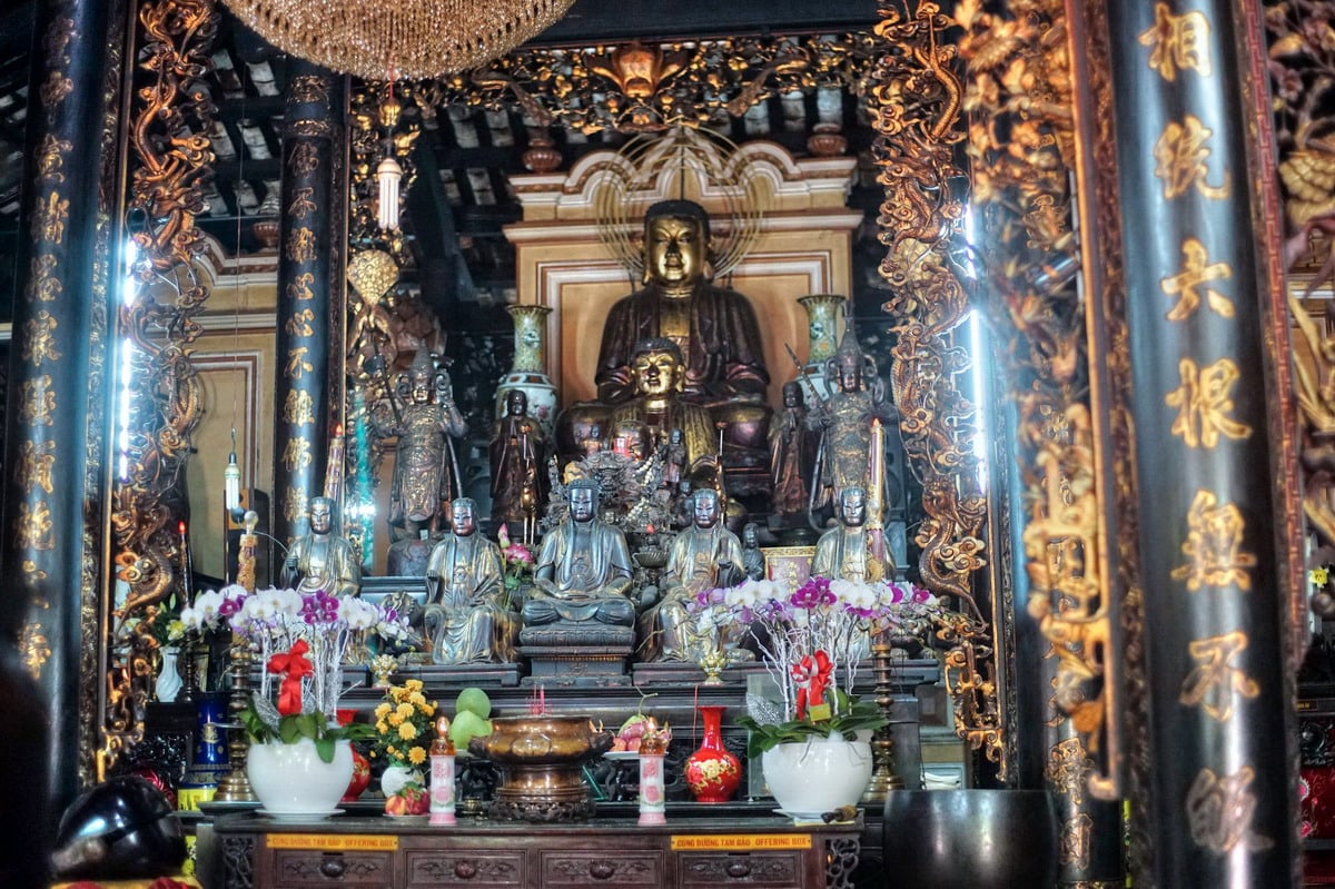 Chính điện Tổ đình Giác Lâm.