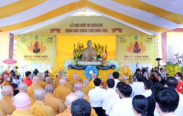 Lễ cung rước, chiêm bái tượng Đức vua-Phật hoàng Trần Nhân Tông.