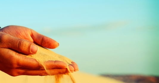 Với góc nhìn Phật giáo, việc xả bỏ xác thân như một điều tất yếu nhẹ nhàng đối với người tu theo đạo Phật.
