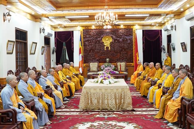 Hội đồng Giới sư Tăng và Ni.