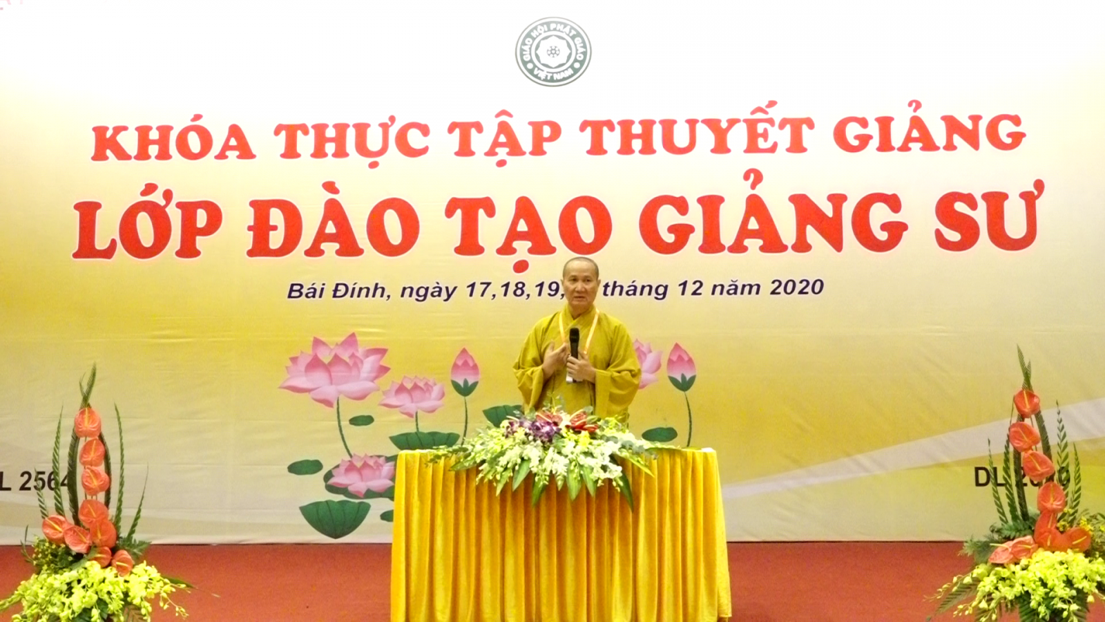 TT. Thích Phước Nghiêm chia sẻ đôi lời đến các giảng sinh