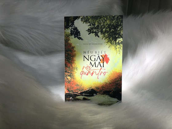 Đời người ngắn, nhưng mưu toan lại quá nhiều. Muốn hạnh phúc, nhưng niềm vui thật bấp bênh, chóng vánh