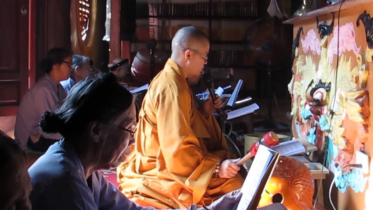 Kinh Phật là Pháp bảo, gồm những lời dạy cao quý của Đức Phật Thích Ca, được lưu giữ trong ba tạng Kinh điển và truyền bá cho mọi người hữu duyên.