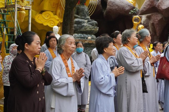 Phât tử thọ Bát quan trai tại chùa Kỳ Quang 2 dịp này cũng tham dự lễ