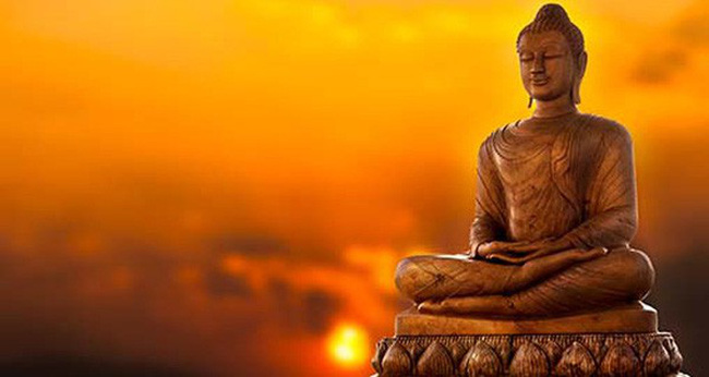 Phật Là Bậc Giải Thoát 4 Phật Như Hoa Sen, Sinh Ra Từ Bùn Nhưng Không Dính Mắc Bùn Nhơ, Ngược Lại Tỏa Hương Thơm Ngát Cuộc Đời.