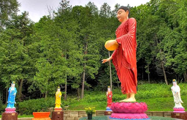 Tôn thân Đức Phật khất thực