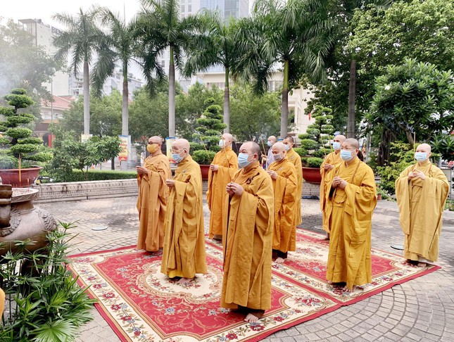 Thành kính dâng hương tưởng niệm lần thứ 58 ngày Bồ-tát Thích Quảng Đức vị pháp thiêu thân