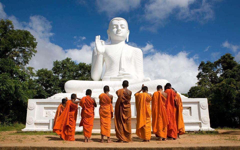 Đạo Phật là con đường dẫn đến an vui giải thoát.
