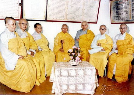 Sư trưởng đã cống hiến những tâm huyết bằng tất cả tâm từ bi, khiêm cung dành cho Đạo pháp và Dân tộc.
