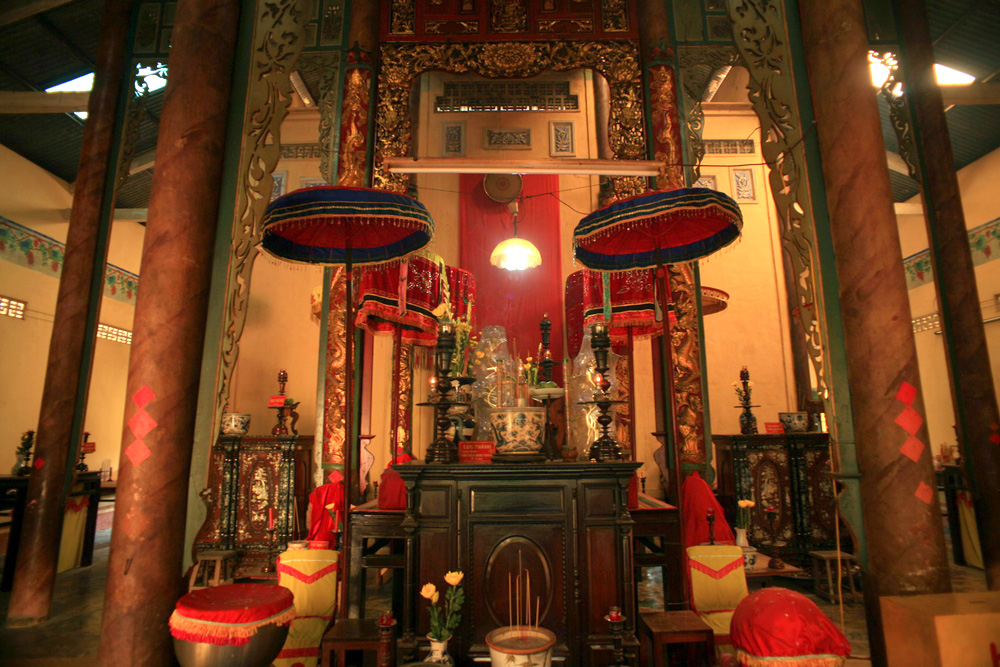 Tại chùa Phi Lai, quân Polpot đã bắn xối xả, tung lựu đạn giết chết tại chỗ hơn 80 người đang ẩn náu ở đây. Những người dân hốt hoảng tháo chạy ra cửa bị bọn chúng dùng gậy đập vào đầu hoặc bắn chết hơn 100 người nữa.