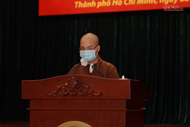 Đại đức Thích Trúc Khai đại diện tình nguyện viên phát biểu