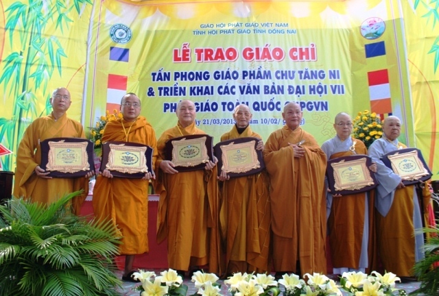 Tấn phong Giáo phẩm tại Hội nghị thường niên kỳ 6 khóa VIII GHPGVN. Ảnh minh họa.