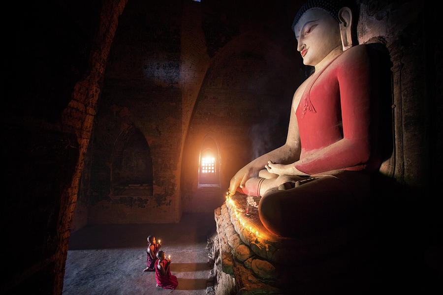 Bạn phải nỗ lực làm các việc công đức dù là chuyện nhỏ nhất cũng không thể bỏ qua, kiên tâm phụng sự lý tưởng hạnh nguyện của mình.