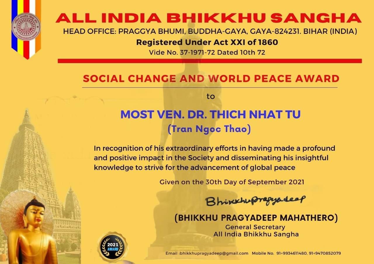 “Giải thưởng Thay đổi xã hội và Hòa bình thế giới” (Social Change and World Peace Award).