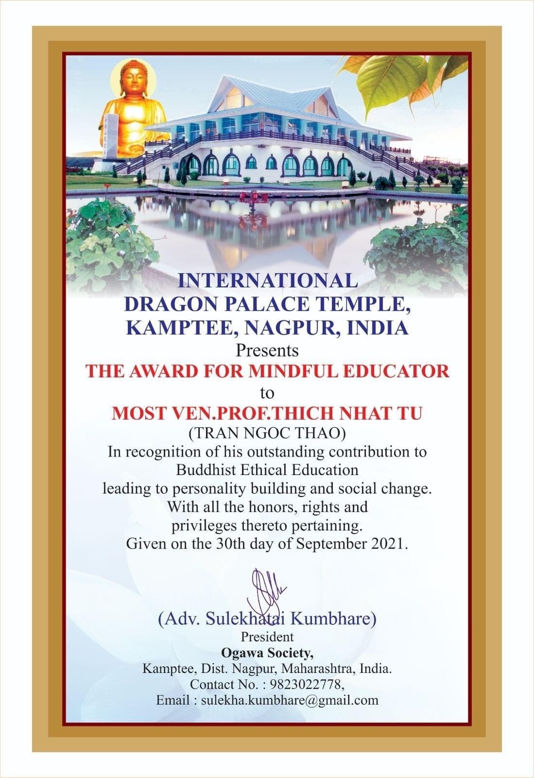 “Giải thưởng Nhà giáo dục chính niệm” (The Award for Mindful Educator)