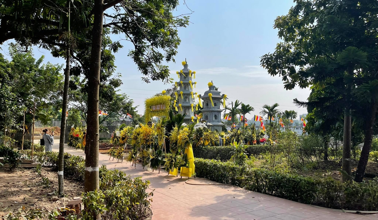 Bảo tháp Viên Minh.